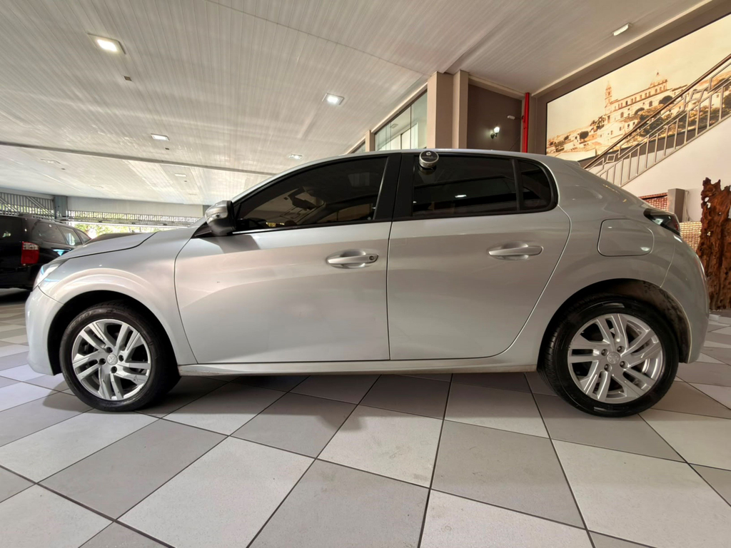 Peugeot 208 Prata