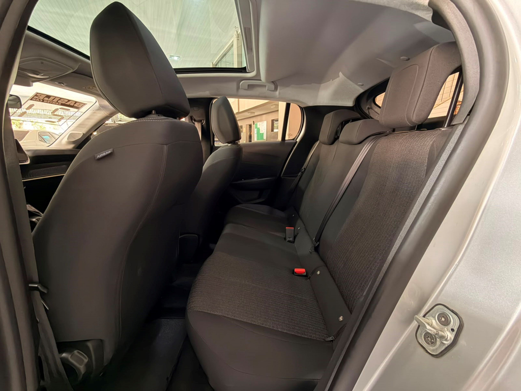 Peugeot 208 Prata