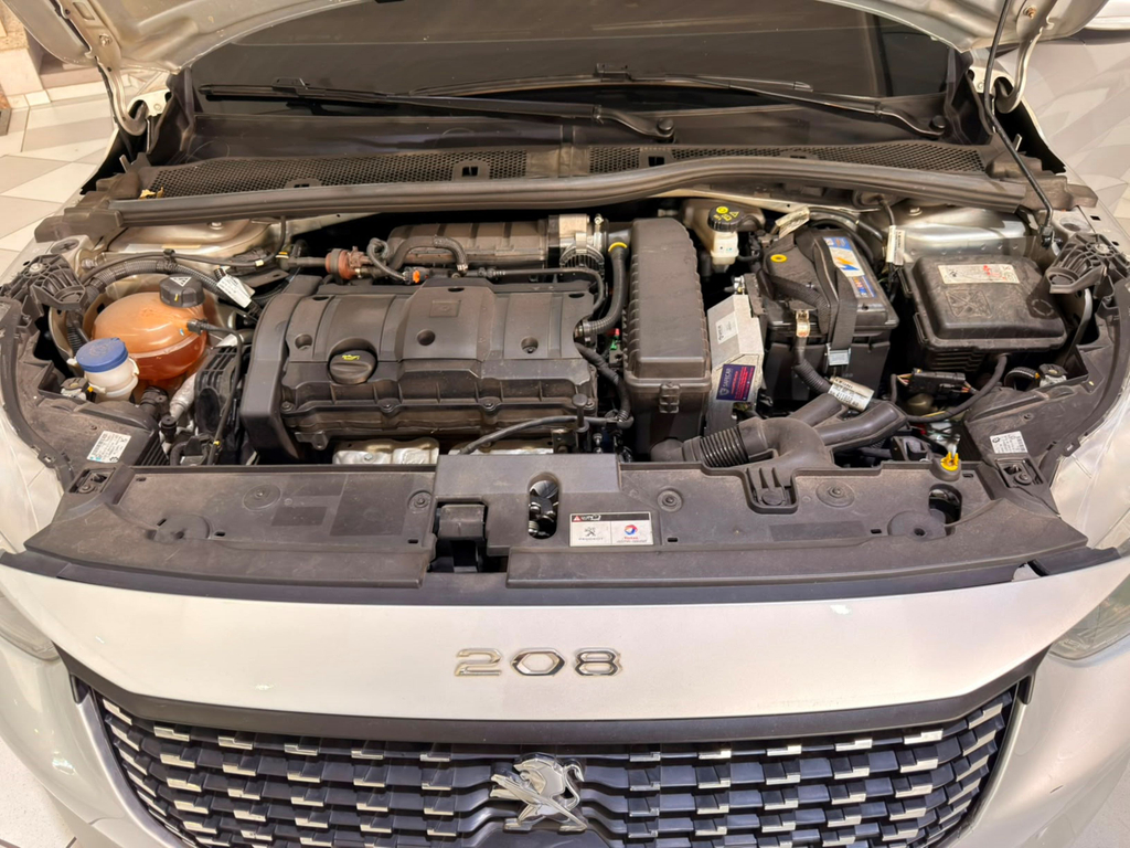 Peugeot 208 Prata