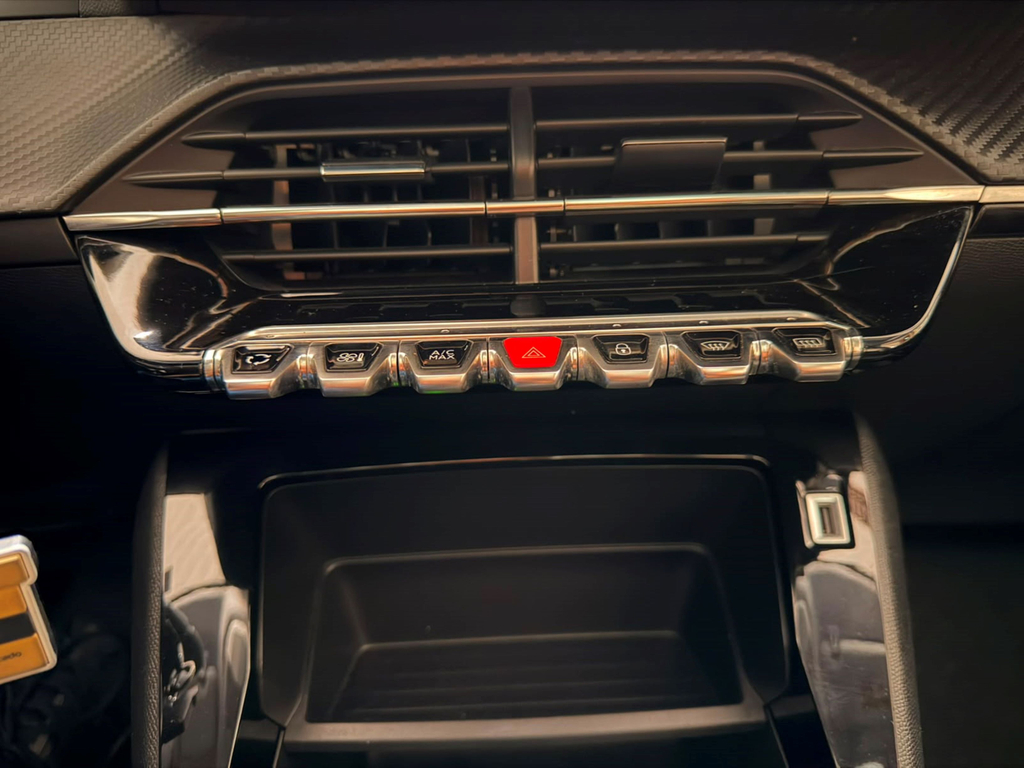 Peugeot 208 Prata