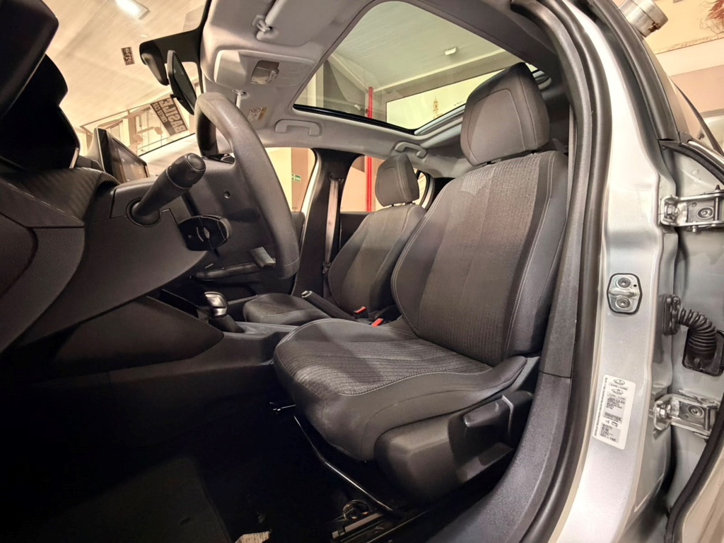 Peugeot 208 Prata