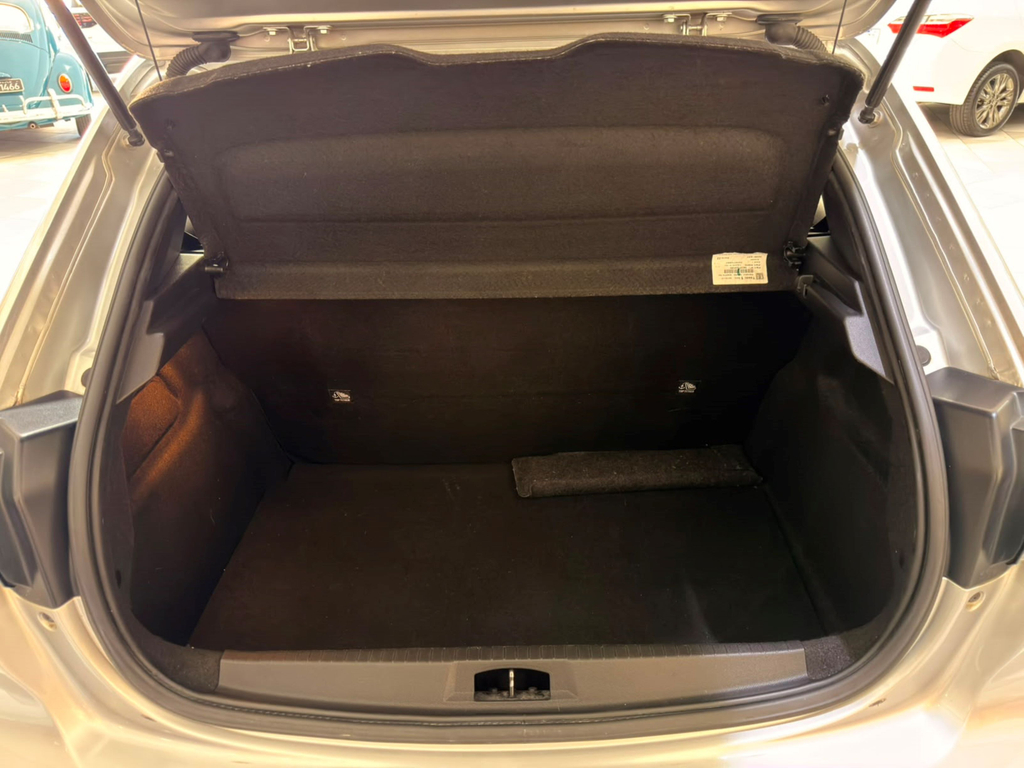 Peugeot 208 Prata