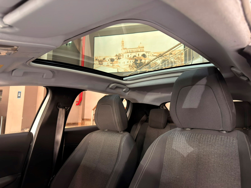 Peugeot 208 Prata