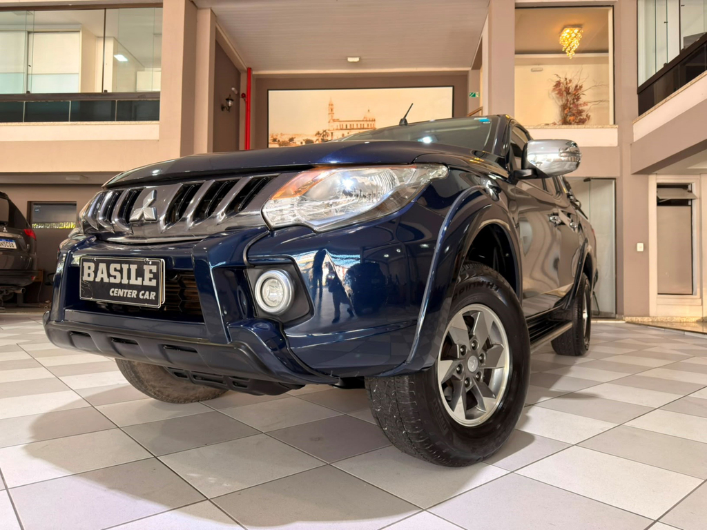 Mitsubishi L200 Triton Azul
