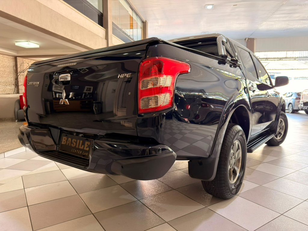 Mitsubishi L200 Triton Azul