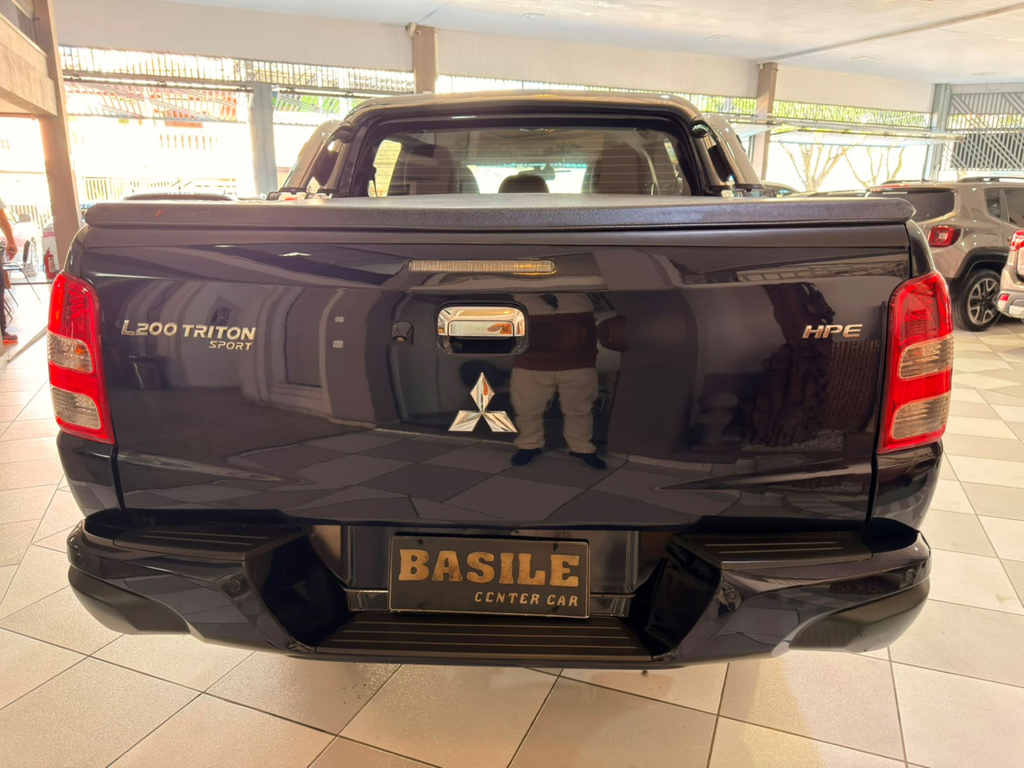 Mitsubishi L200 Triton Azul