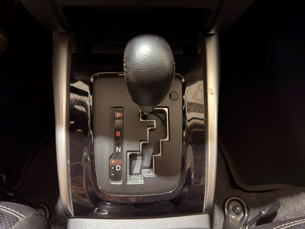 Mitsubishi L200 Triton Azul