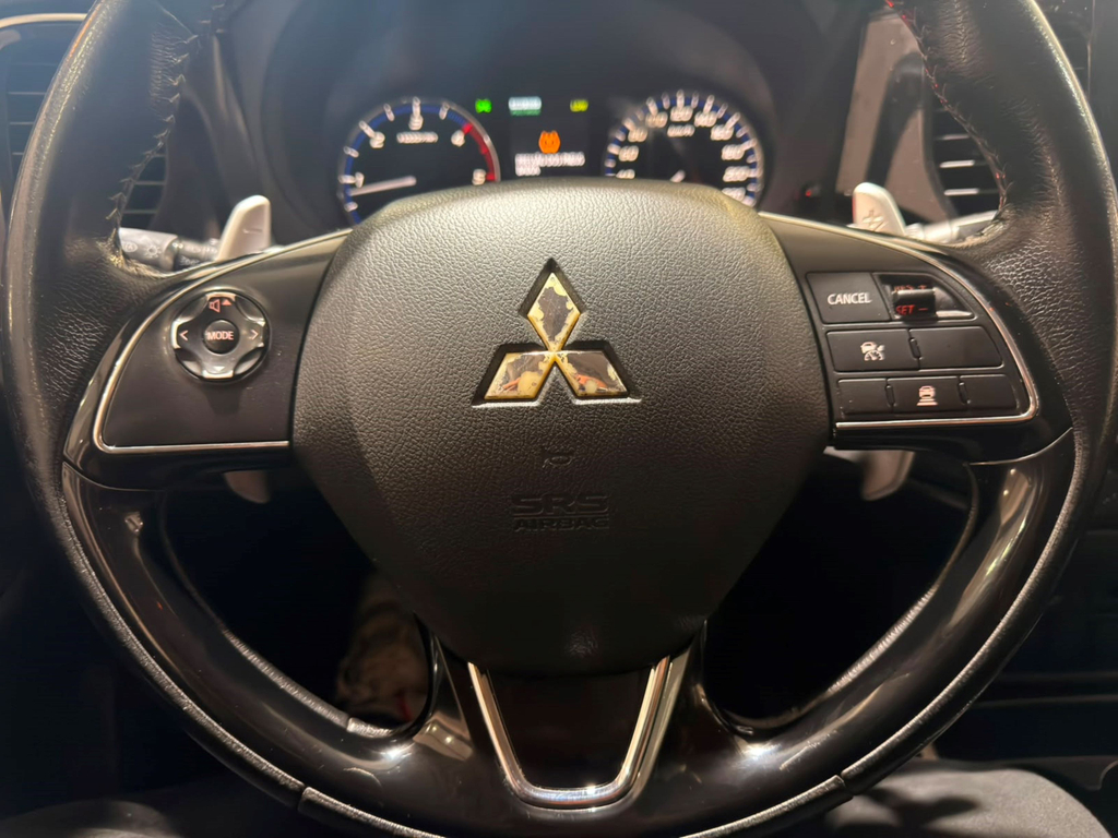 Mitsubishi Outlander Prata