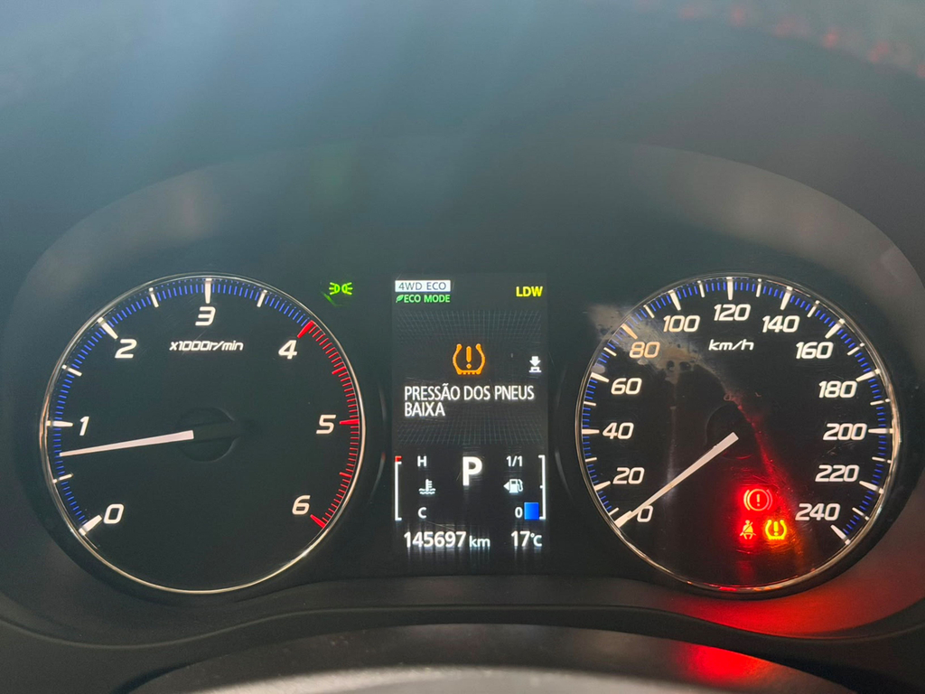 Mitsubishi Outlander Prata
