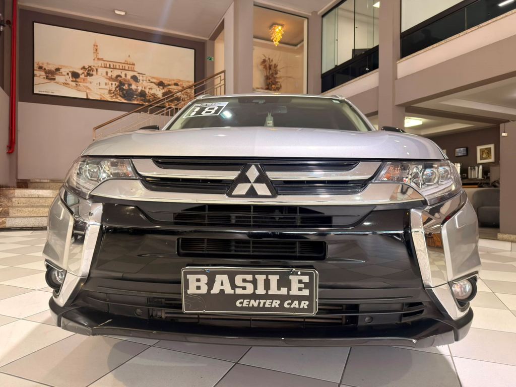 Mitsubishi Outlander Prata