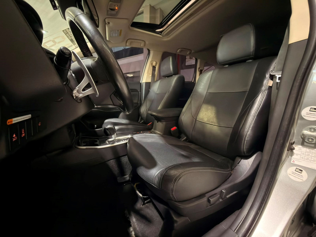 Mitsubishi Outlander Prata