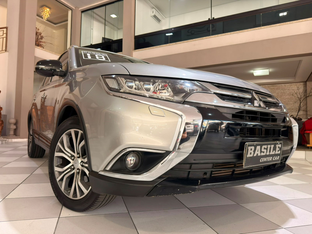 Mitsubishi Outlander Prata