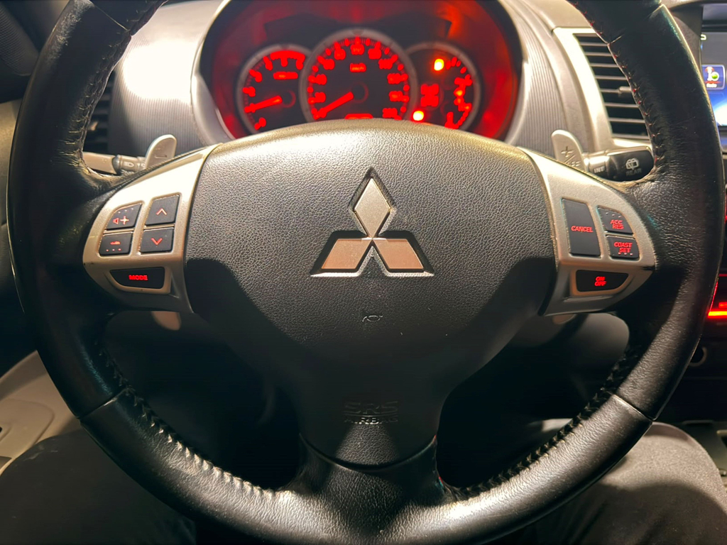 Mitsubishi Pajero Dakar Cinza