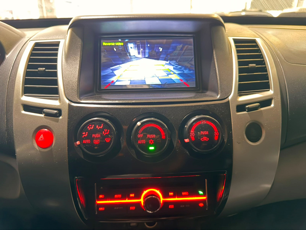 Mitsubishi Pajero Dakar Cinza