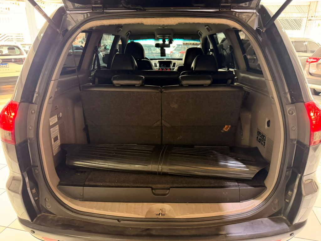 Mitsubishi Pajero Dakar Cinza