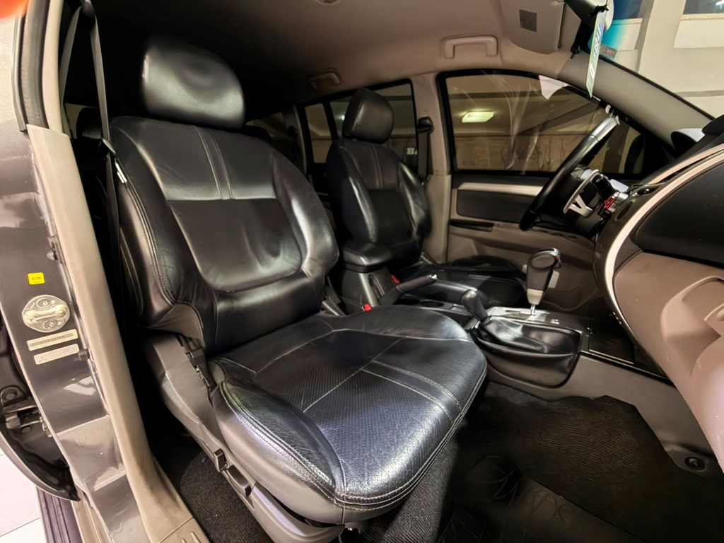 Mitsubishi Pajero Dakar Cinza