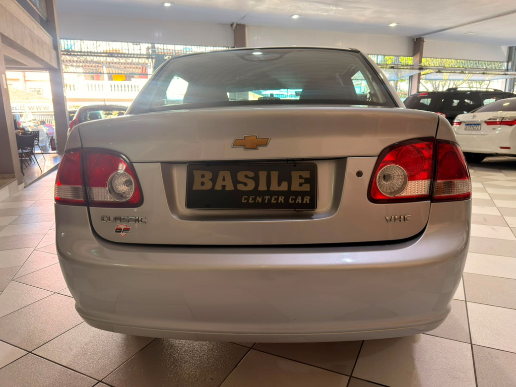 Chevrolet Classic Prata