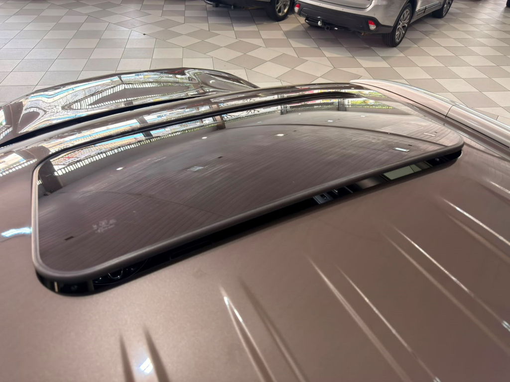Mitsubishi Outlander Marrom