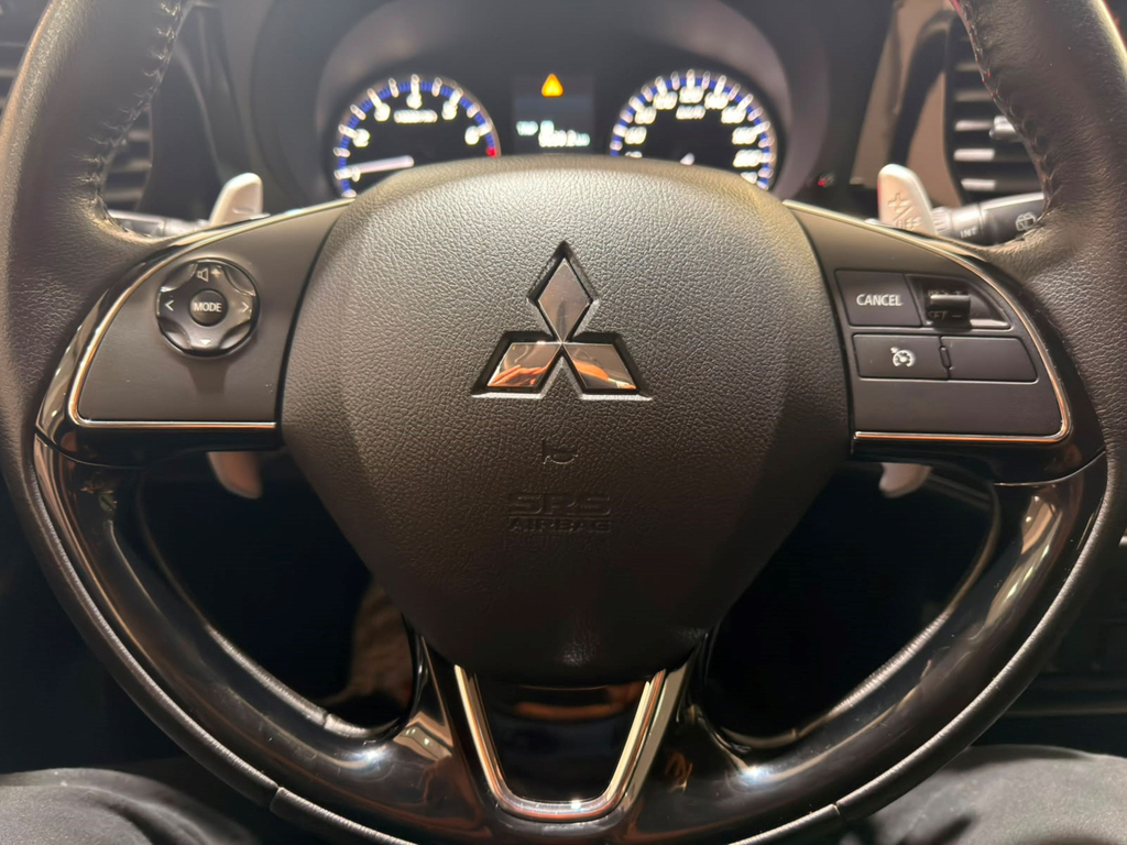 Mitsubishi Outlander Marrom