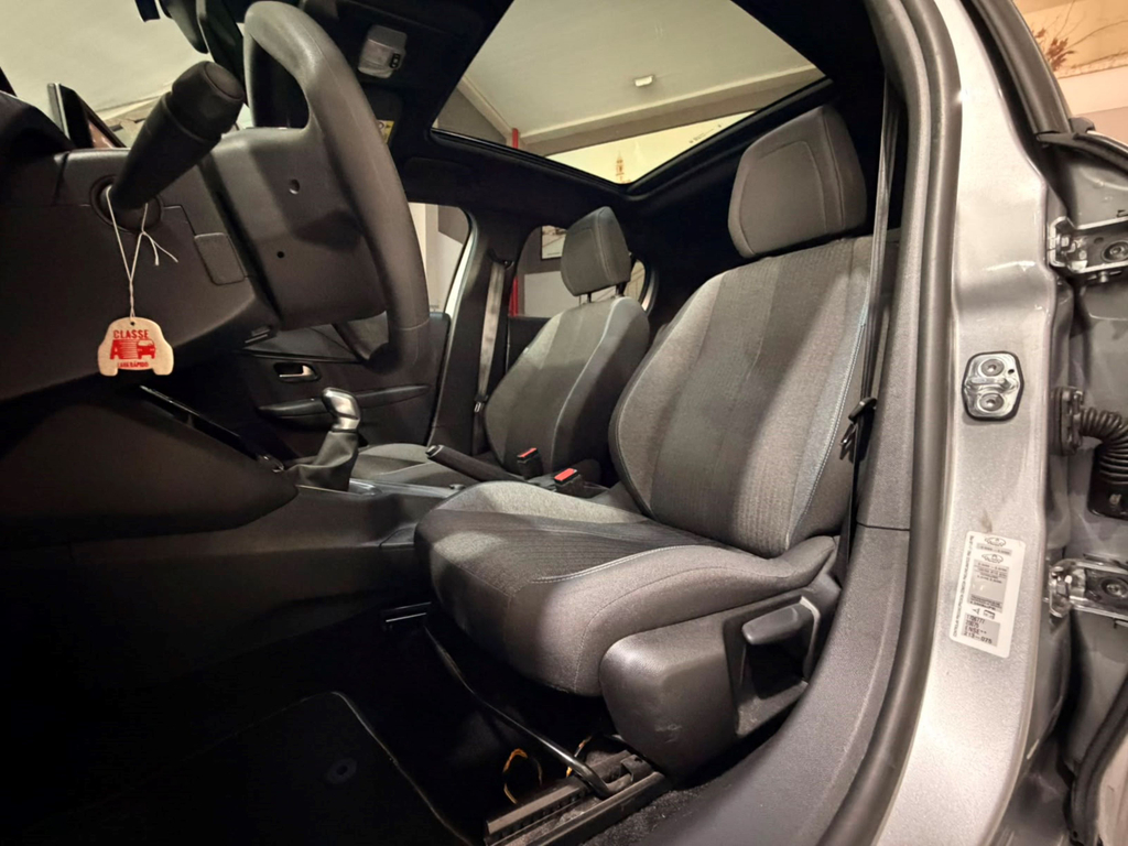 Peugeot 208 Cinza