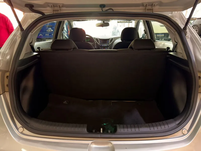 Hyundai HB20 Prata