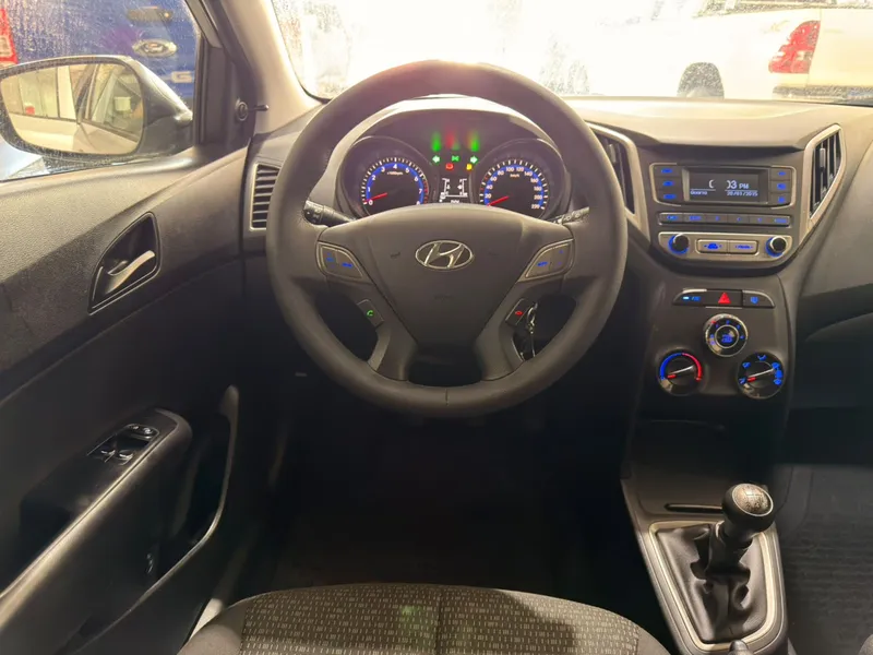 Hyundai HB20 Prata
