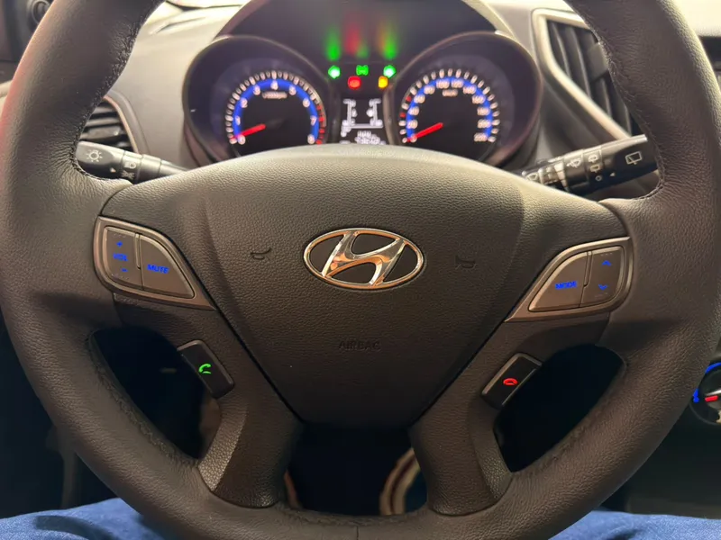 Hyundai HB20 Prata