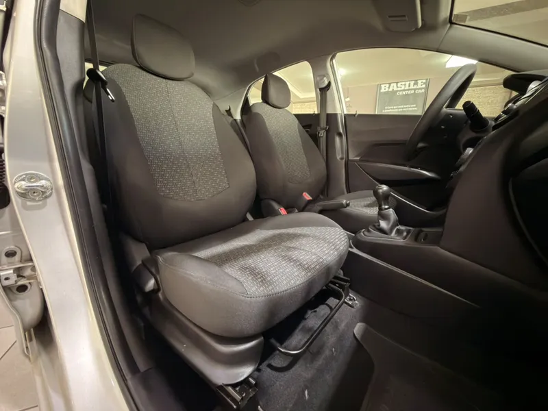 Hyundai HB20 Prata