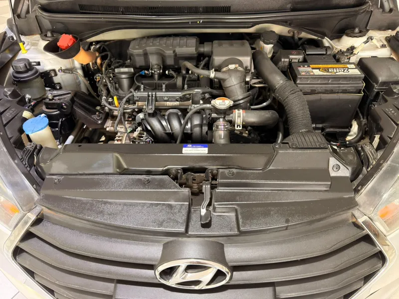 Hyundai HB20 Prata