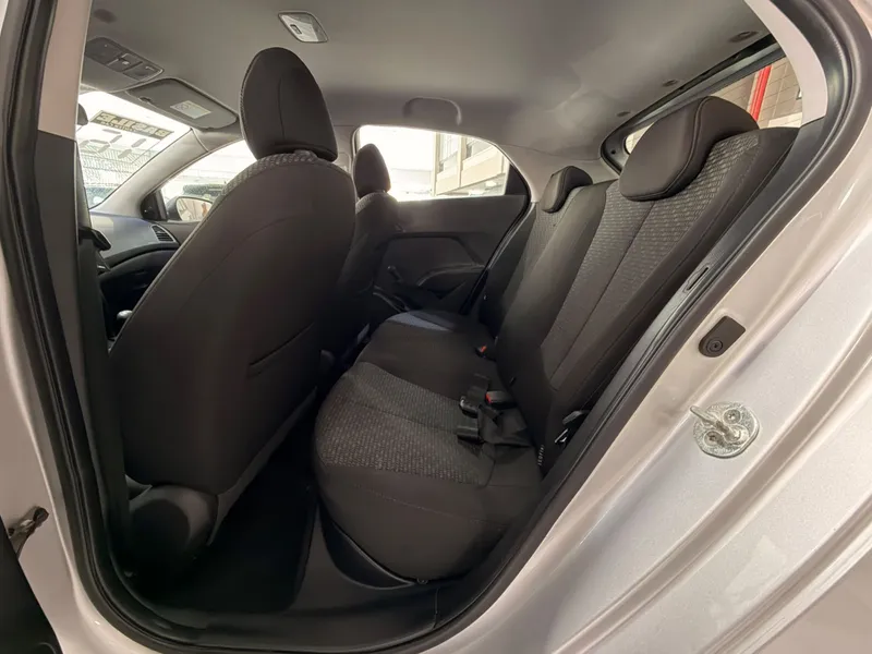 Hyundai HB20 Prata