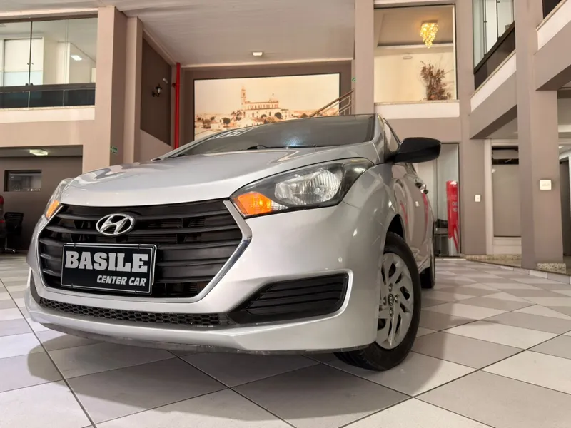 Hyundai HB20 Prata