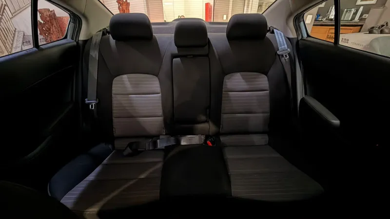Kia Cerato Cinza