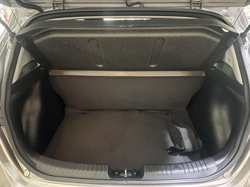 Hyundai HB20X Prata