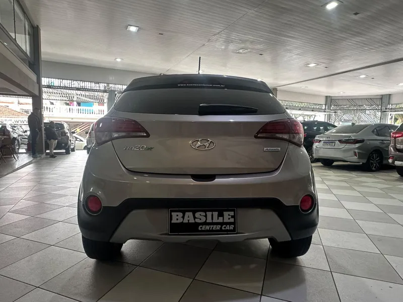 Hyundai HB20X Prata