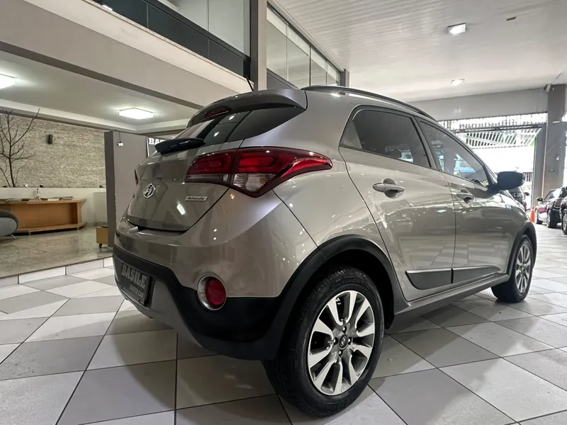 Hyundai HB20X Prata