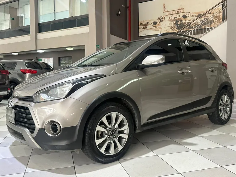 Hyundai HB20X Prata