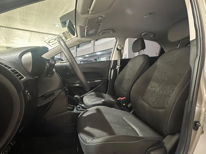 Hyundai HB20X Prata