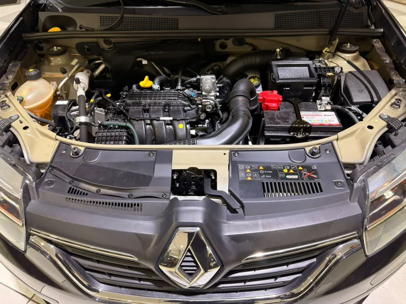 Renault Logan Preto