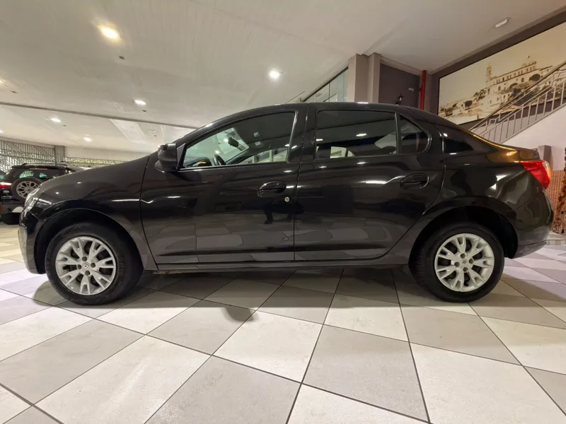 Renault Logan Preto