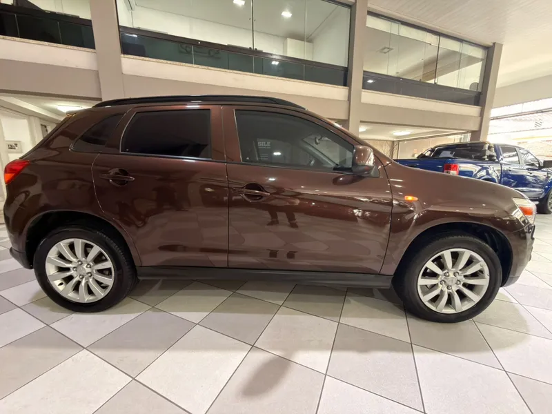 Mitsubishi ASX Marrom