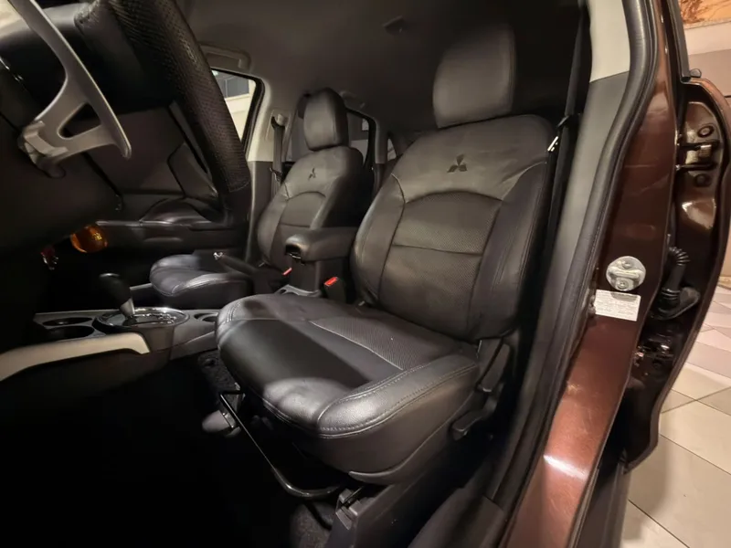 Mitsubishi ASX Marrom