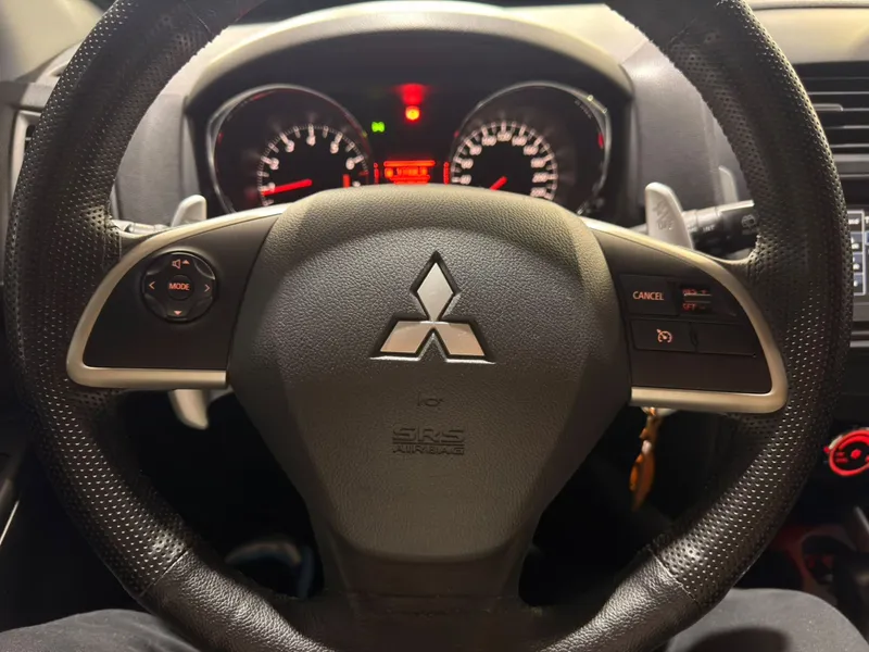 Mitsubishi ASX Marrom