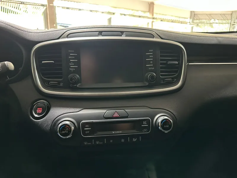 Kia Sorento Preto