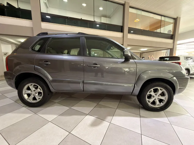 Hyundai Tucson Cinza