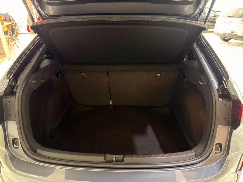 Volkswagen Nivus Cinza