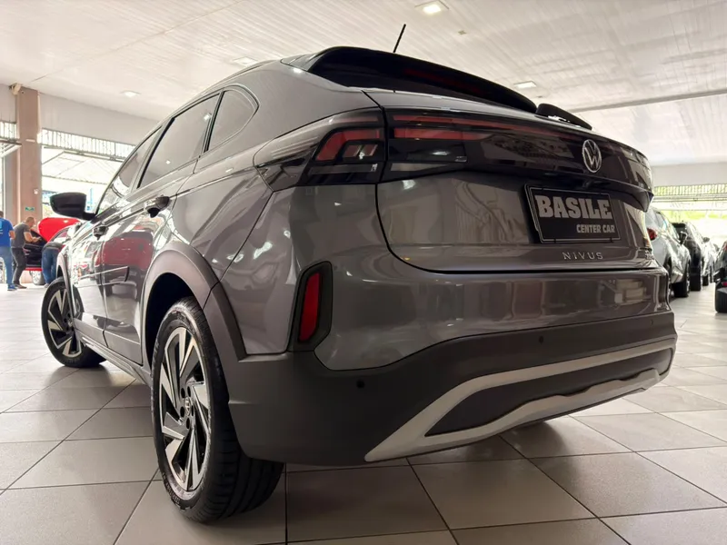 Volkswagen Nivus Cinza