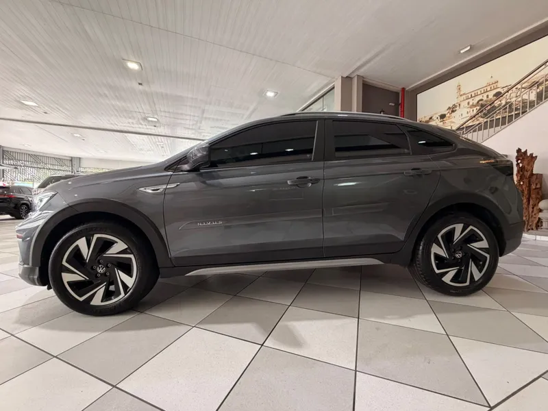 Volkswagen Nivus Cinza
