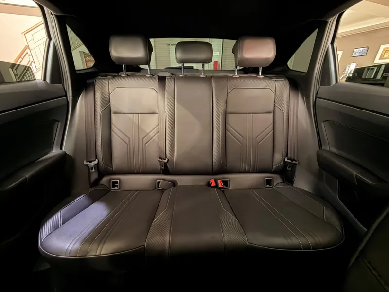 Volkswagen Nivus Cinza
