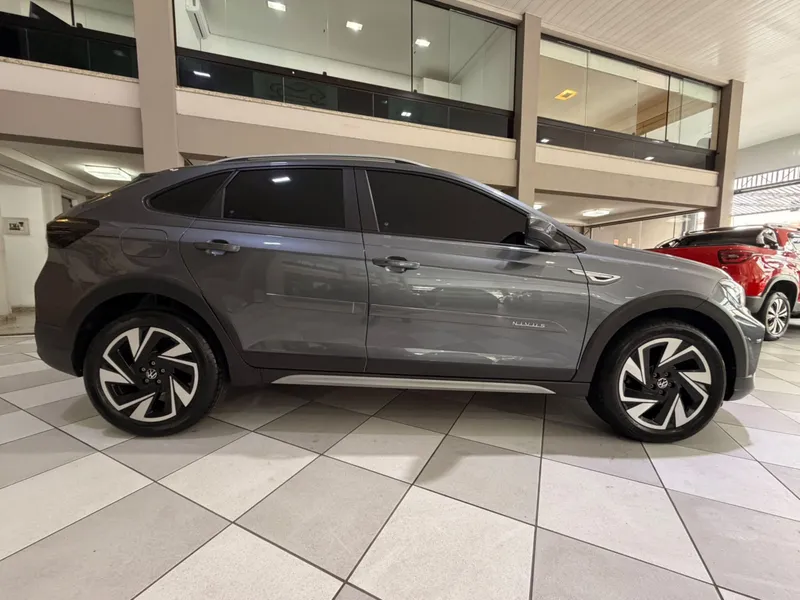 Volkswagen Nivus Cinza