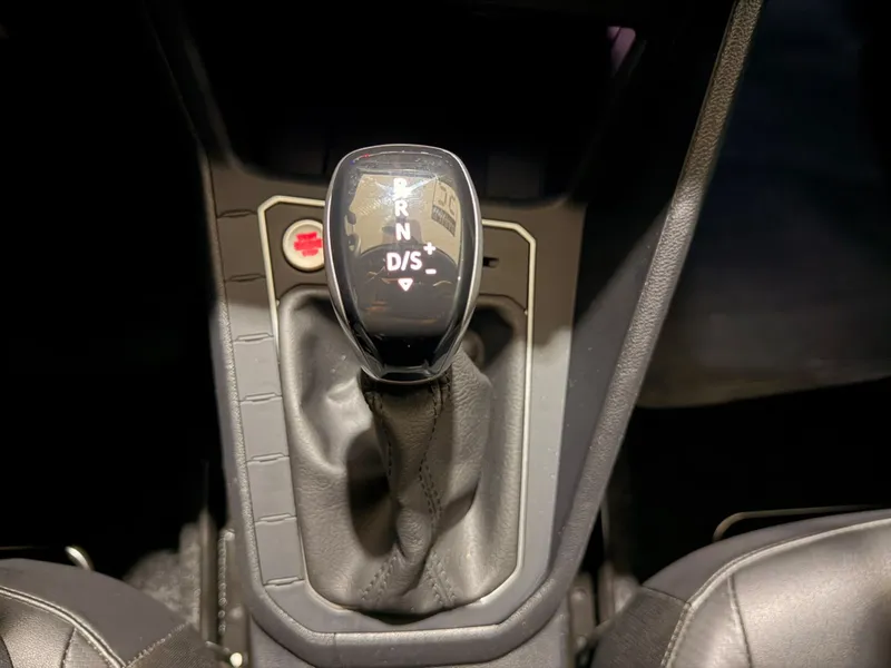 Volkswagen Nivus Cinza